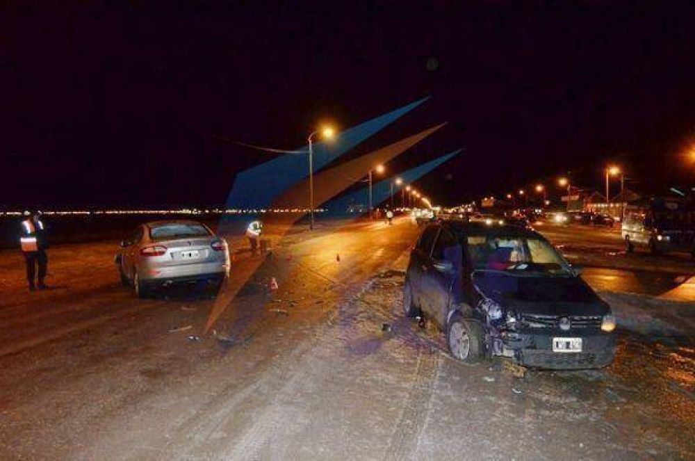 Violento choque en el acceso al barrio Aeropuerto