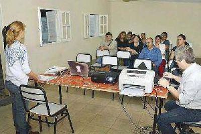 Brindaron informaci�n a vecinos sobre la obra Cloaca M�xima