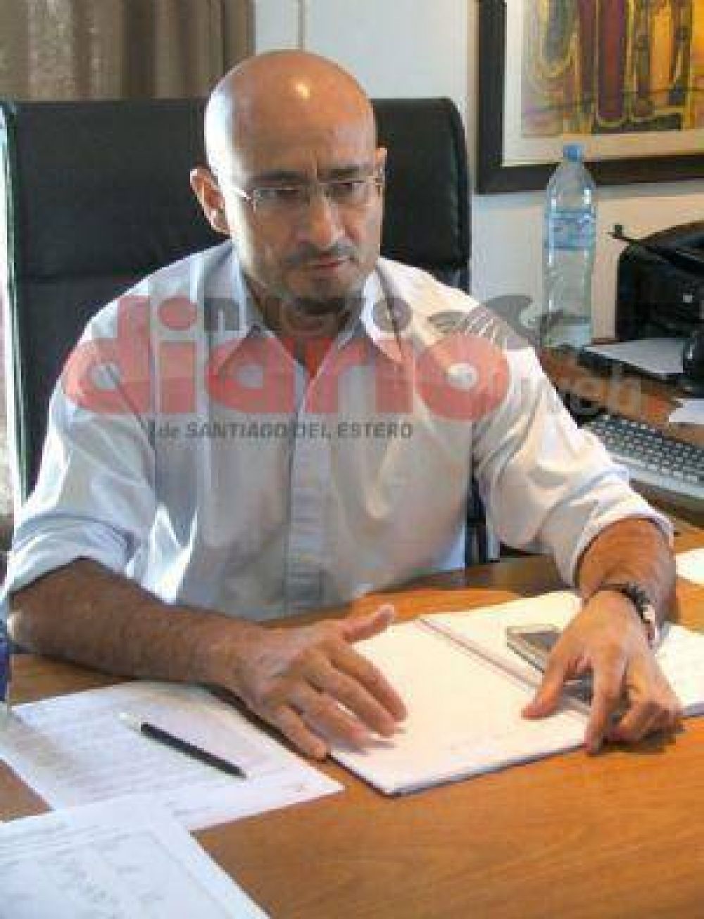 M�s hombres que mujeres caen en el h�bito de fumar