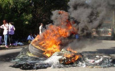 Tras m�s de 12 horas de tensi�n, se levant� el bloqueo al Parque Industrial de Pilar