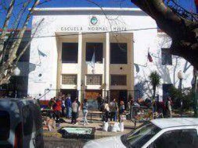 Esc�ndalo en Banfield: Alumnos denuncian que fueron censurados por cr�ticas a Cristina