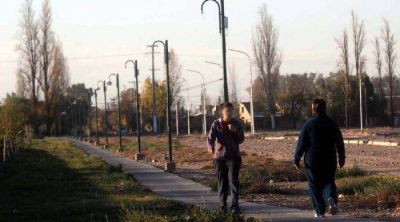 El robo de luminarias en el campo maipucino es cada vez mayor
