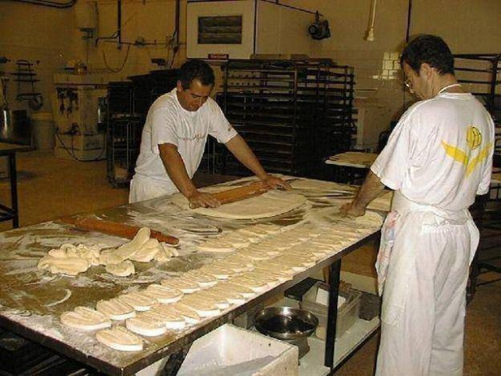 Volvi� a aumentar la harina y los panaderos analizan otra suba del pan
