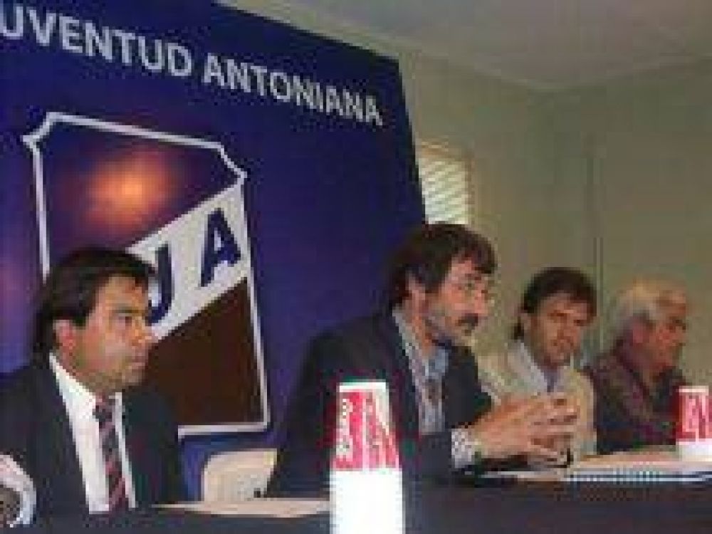 Mocchi: �Hoy le comunicar� al cuerpo t�cnico la decisi�n�