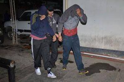  Bale� a un joven y se entreg� en Tribunales	
