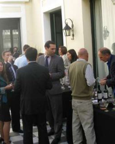 Festejo porte�o, con degustaci�n de vinos