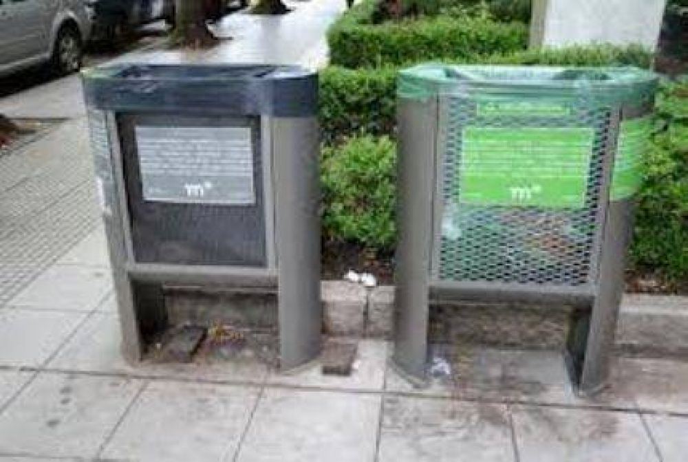Ahora Pulti multar� a quienes no separan la basura en bolsas verdes y negras ��Tan en rojo est� la Comuna?