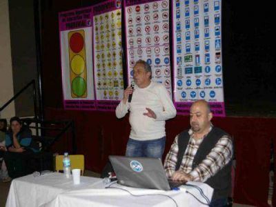 El �Flaco� Traverso brind� una charla a j�venes