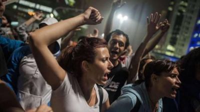 Contin�an las violentas protestas en San Pablo por el aumento de la tarifa del transporte p�blico