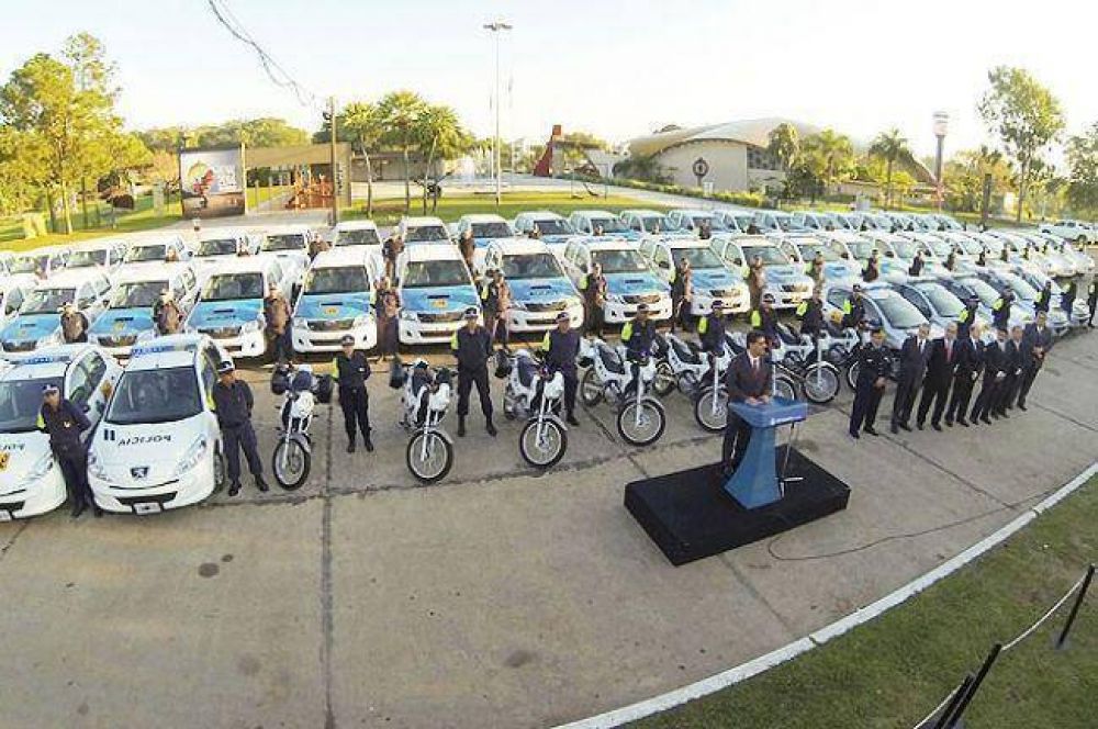 El Gobierno del Chaco hizo entrega de 89 nuevos veh�culos policiales