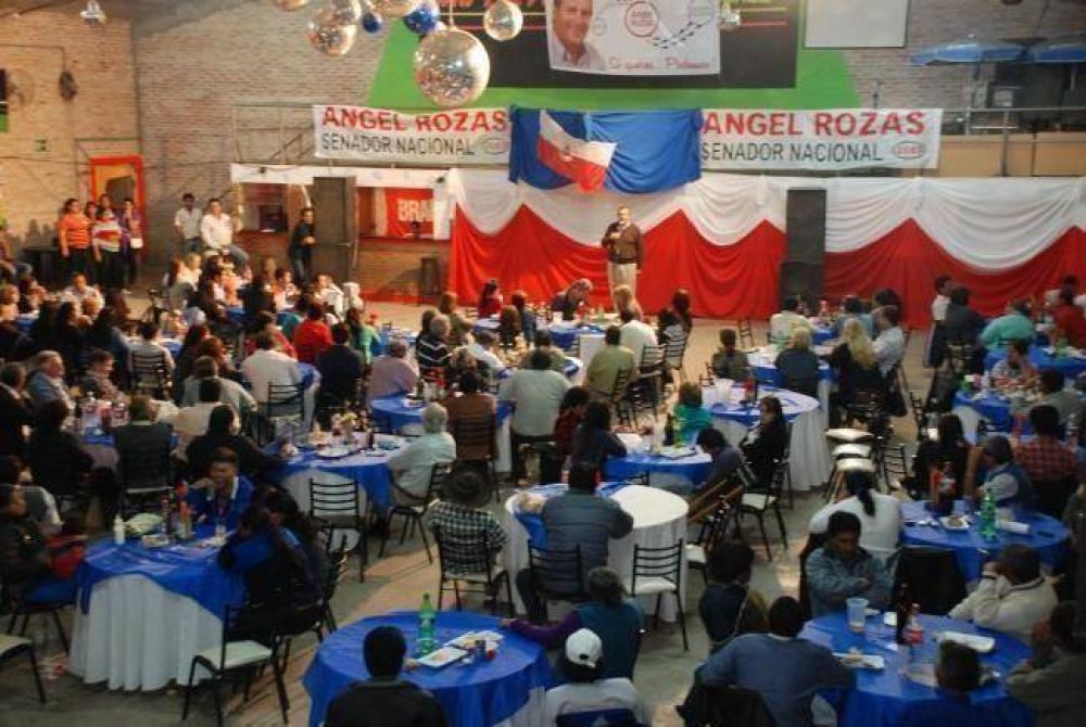 �ngel Rozas expuso sus propuestas en Pampa del Indio