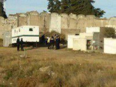 Hallazgo de restos en Punta Alta: Equipo de Antropolog�a bonaerense trabaja en el Cementerio