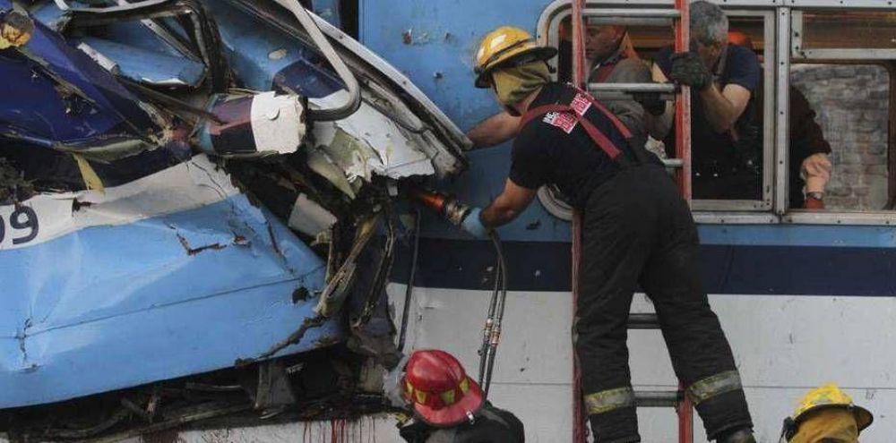 Detuvieron a los motorman y sus acompa�antes por el choque de trenes