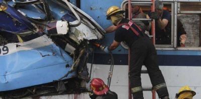 Detuvieron a los motorman y sus acompa�antes por el choque de trenes