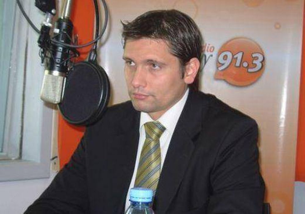 Cerd� celebra el acuerdo de Cariglino con Massa