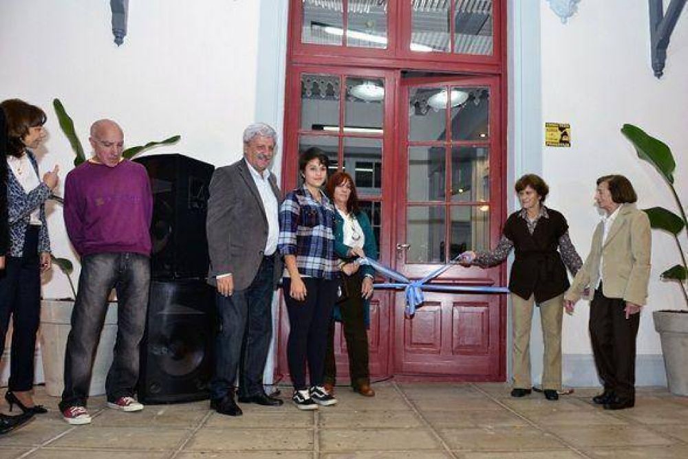 Andreotti inaugur� el nuevo Centro Cultural �El And�n� en San Fernando