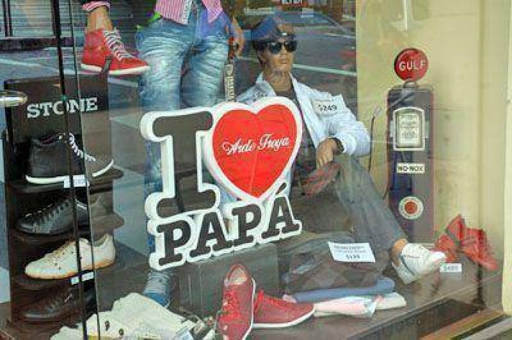 En v�speras del D�a del Padre los vecinos concretan sus compras