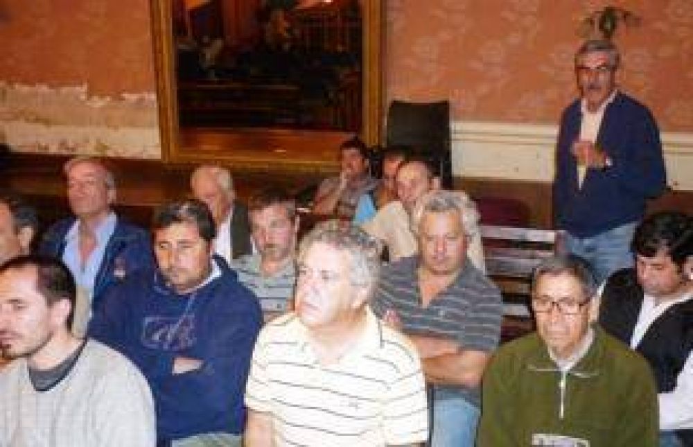 Fuerte cruce entre Concejales y productores por la ordenanza que regula los feed lots