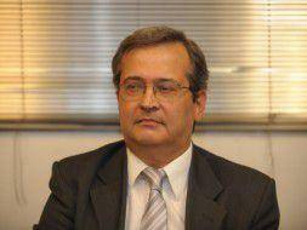 Evasin en el ftbol: Allanaron la casa del presidente de Independiente Javier Cantero