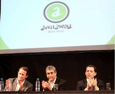 Con cr�ticas a Scioli, Ferraresi present� el proyecto para tener la Polic�a Municipal en Avellaneda