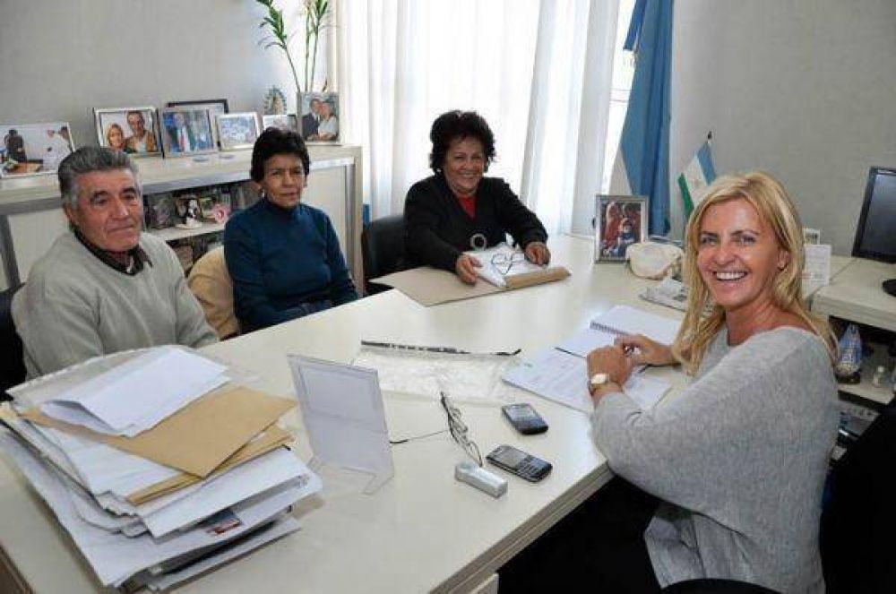 Reuni�n de la intendenta con autoridades del Centro de Jubilados de Santa Rosa
