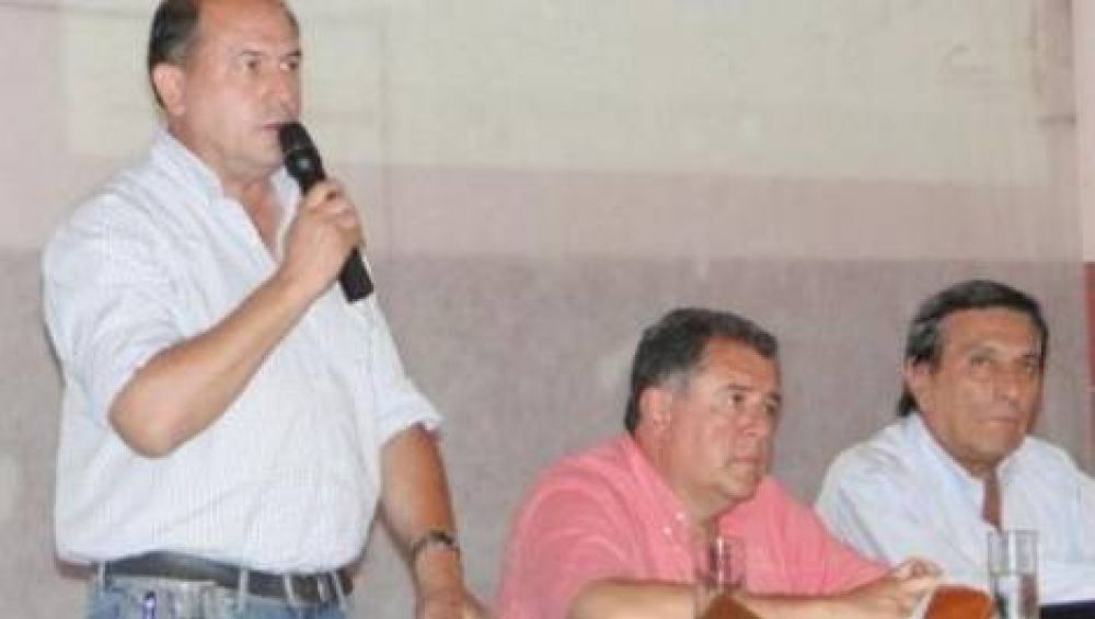 Hoffman denunci� maniobras pol�ticas en su contra