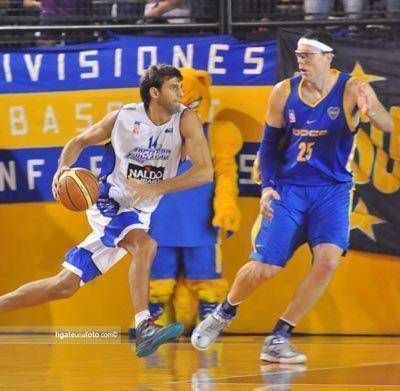 Pe�arol incorpor� a Axel Weigand