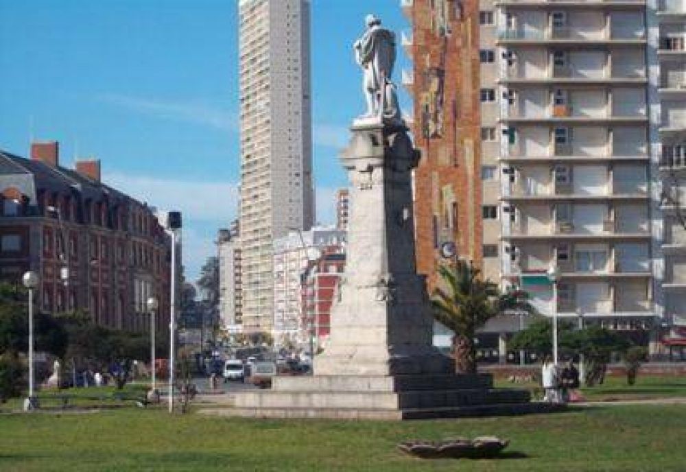 Mario Rodr�guez �sorprendido� por las obras de alambrado en la Plaza Col�n