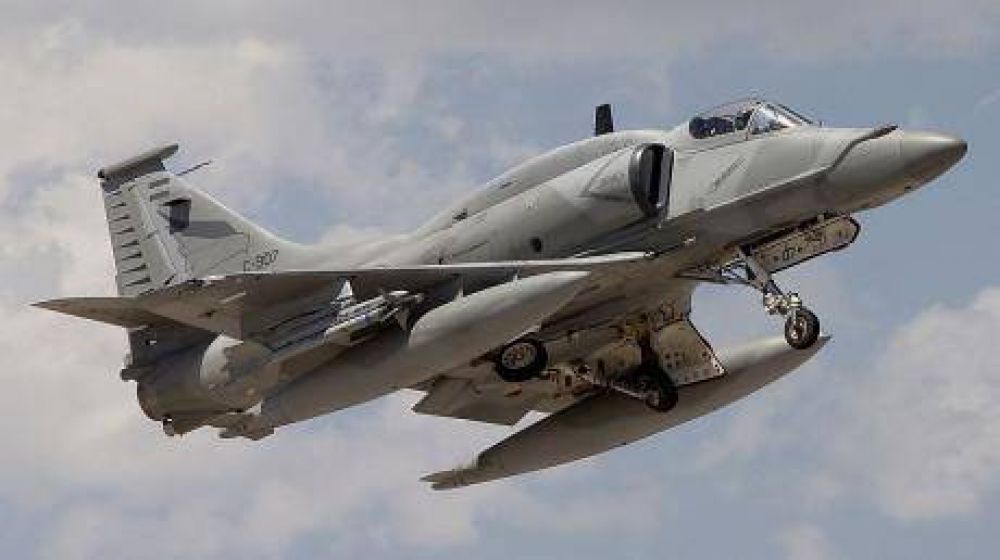 Eran militares los aviones que hicieron vuelo rasante en C�rdoba