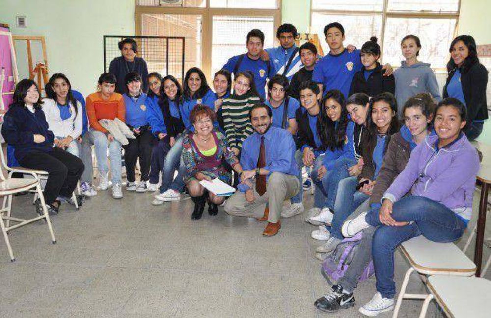 Educaci�n levant� el sumario contra la docente Romina Garc�a Hermelo