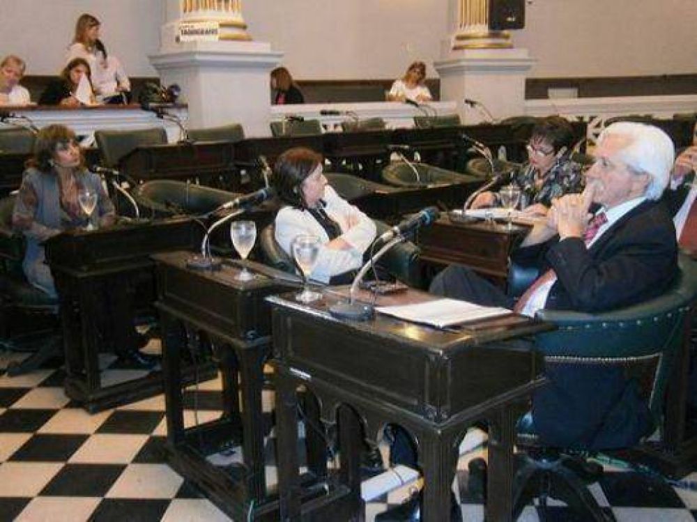 El Senado trat� los pliegos de Rodr�guez De Le�n y Ojeda