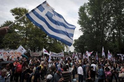 Una huelga general en rechazo a los despidos por el cierre de la televisi�n p�blica paraliza Grecia