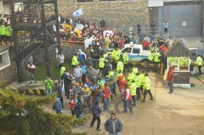 Ya hay docentes identificados y en condiciones de ser sumariados por la toma de Casa de Gobierno