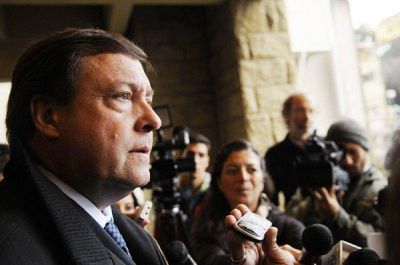 El Jefe de gobierno provincial pidi� justicia para los chicos asesinados en junio y para el sargento Churrar�n