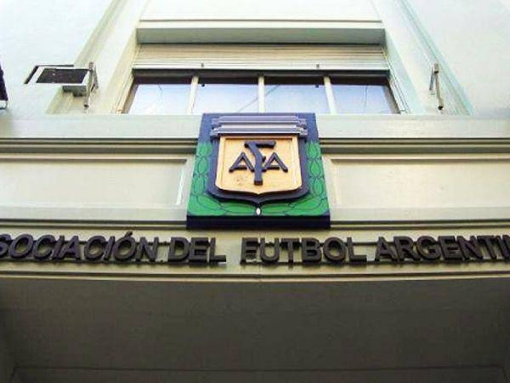 Lavado de dinero en el f�tbol: hay diez detenidos, dos de ellos funcionarios