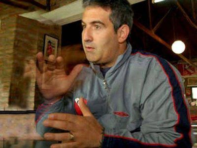 "Perico" P�rez, el �nico hincha de Racing que sufre por Independiente