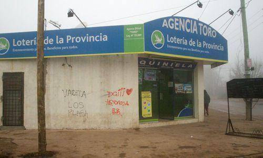 Se llevan varios miles de pesos de una agencia de loter�a