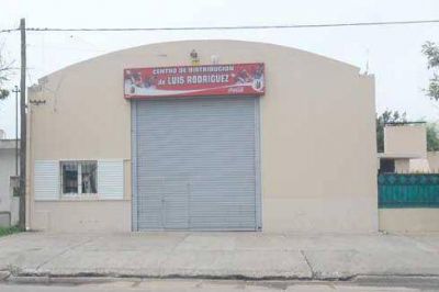 Agarran dos delincuentes tras robar en dep�sito de bebidas