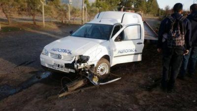 Estaba aprendiendo a manejar pero colision� con un alambrado