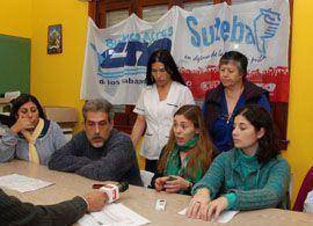 En conferencia de prensa, SUTEBA denunci� el incumplimiento en los pagos a los docentes	