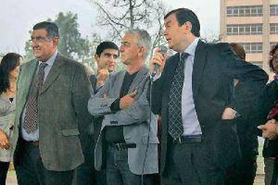 Zamora profundizar� pol�ticas a favor de los adultos mayores