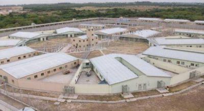 Desde el FpV denuncian a Scioli por no instalar agua potable en un penal de San Mart�n