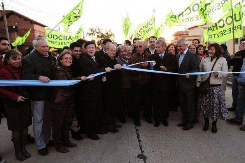 Villa Mercedes sum� 12 cuadras m�s de pavimento urbano
