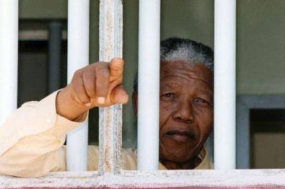 Mandela contin�a grave y estable en su octavo d�a de internaci�n