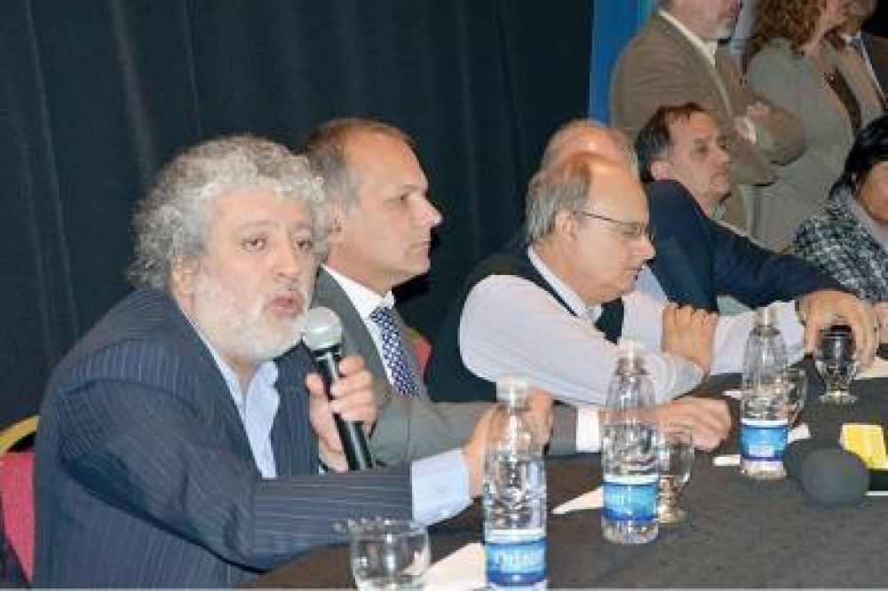 Entregaron los primeros decodificadores de la Televisi�n Digital Abierta