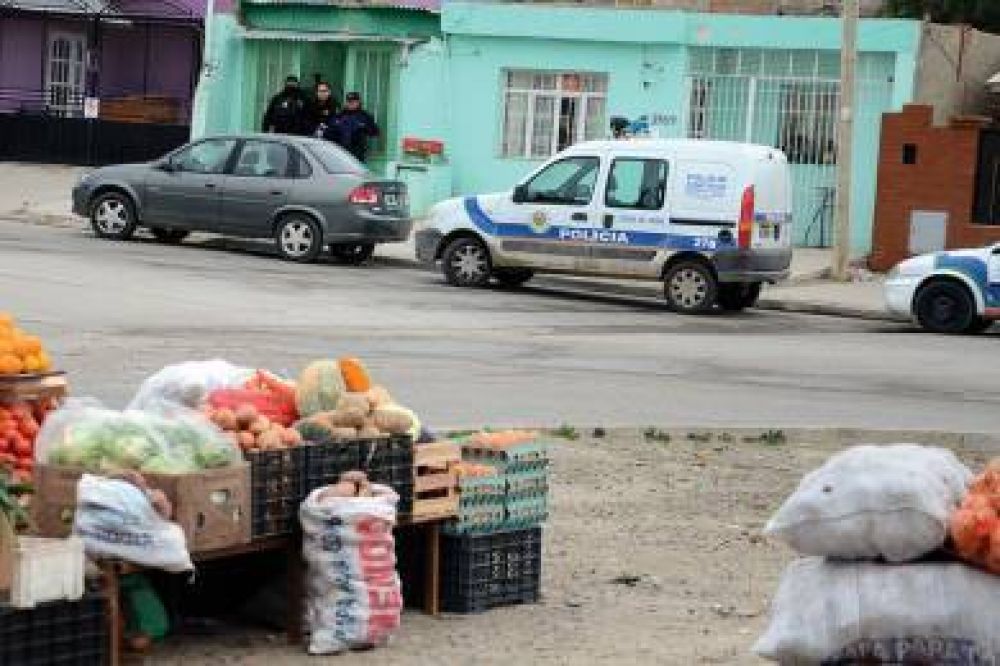 Allanaron domicilios del coordinador de �La saladita� por habilitaciones �truchas�