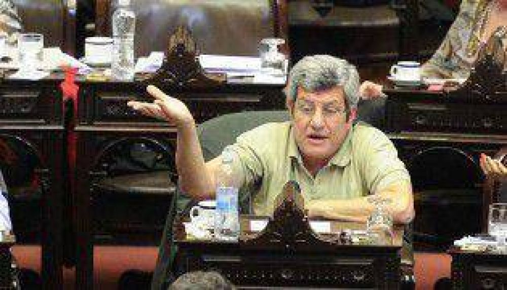 De Gennaro arma PODES, que perder� con el FAP