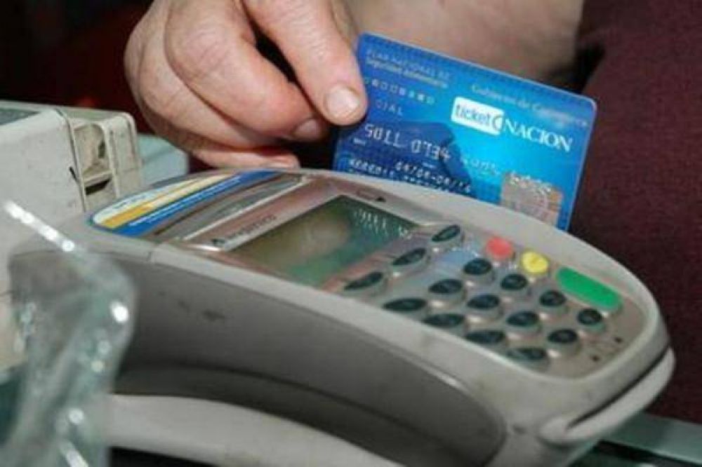 M�s supermercados reciben los Pro Familia