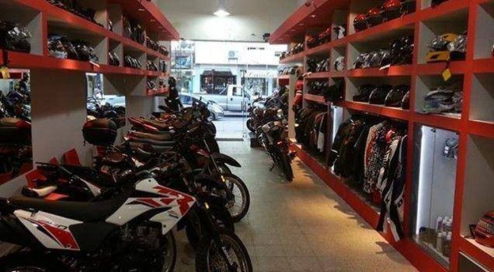 Quieren que sea obligatorio tener carnet para comprar una moto