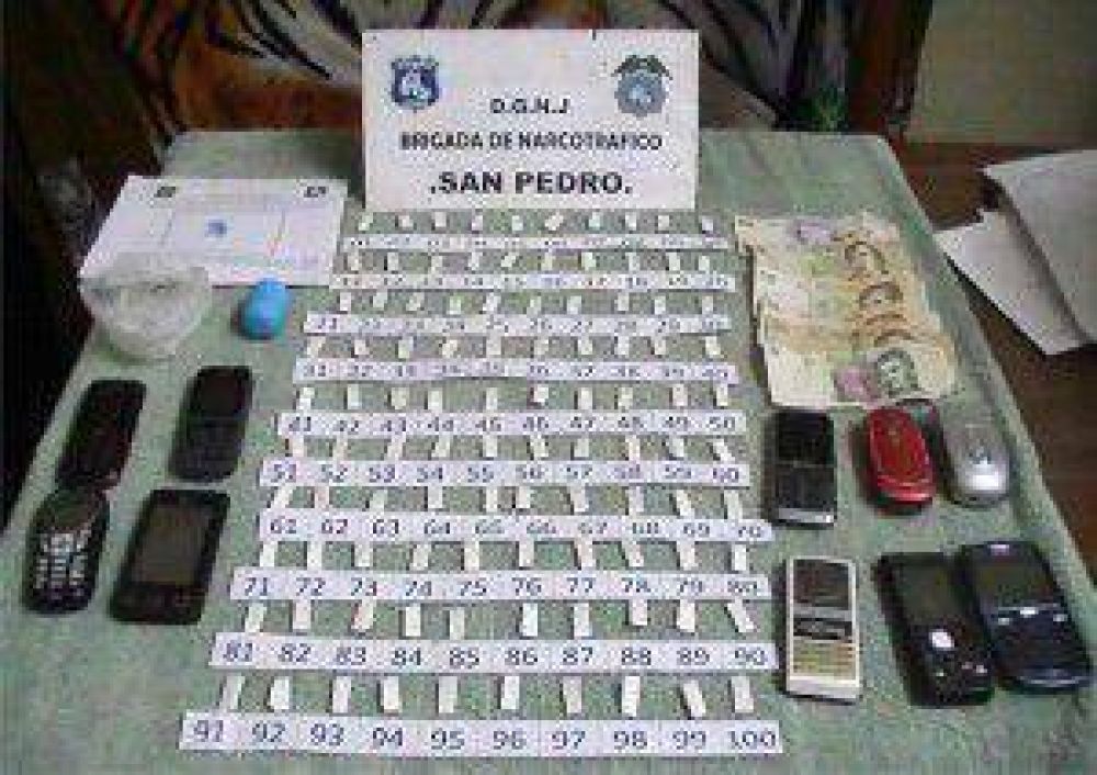 Dos detenidos y secuestro de pasta base en San Pedro de Jujuy